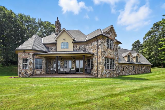 282 & 260 Searles Road, Pomfret, CT 06259