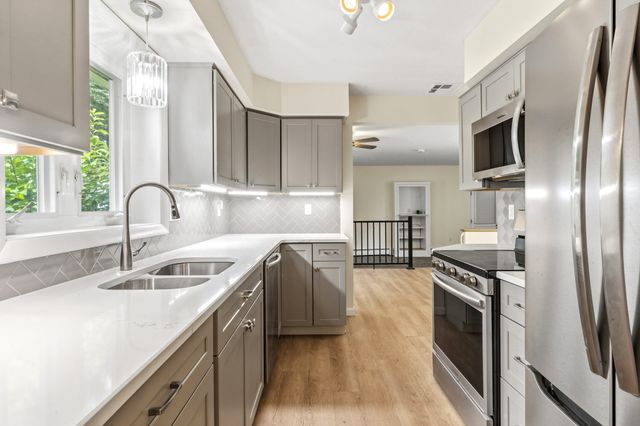 23 Colonial Way, Rehoboth, MA 02769