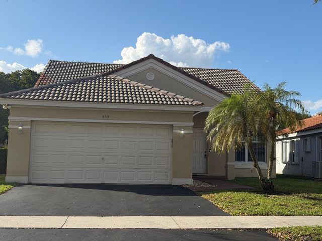 853 Sand Creek Circle, Weston, FL 33327