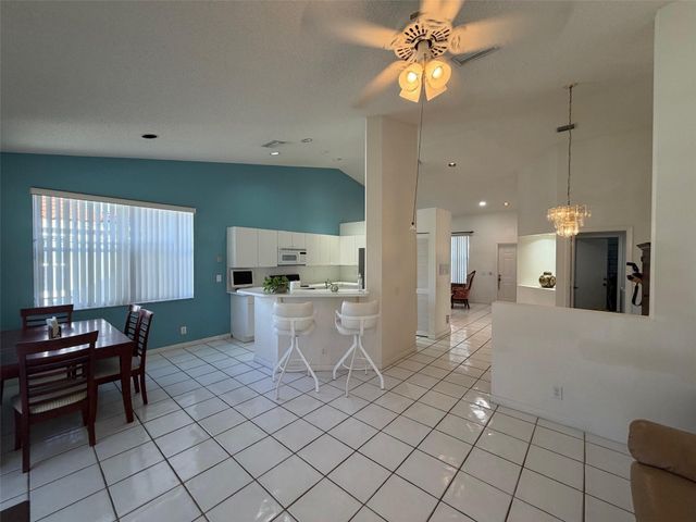 853 Sand Creek Circle, Weston, FL 33327