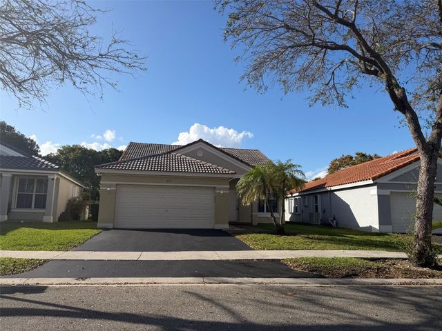 853 Sand Creek Circle, Weston, FL 33327