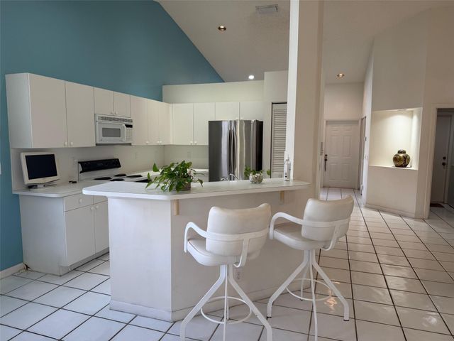 853 Sand Creek Circle, Weston, FL 33327