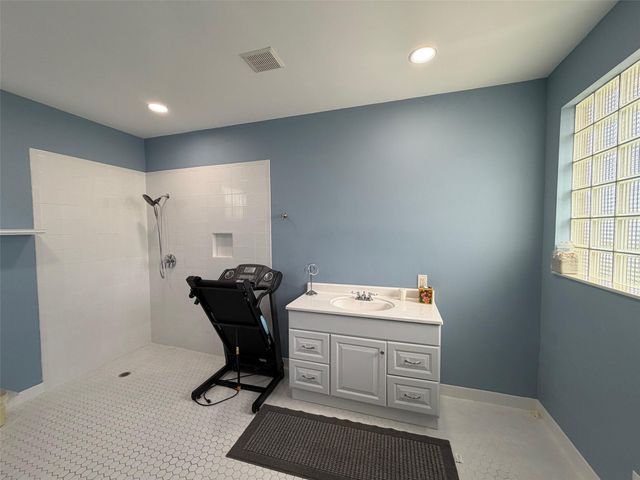 853 Sand Creek Circle, Weston, FL 33327