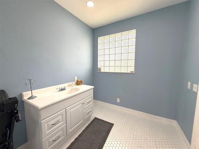 853 Sand Creek Circle, Weston, FL 33327