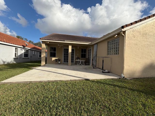 853 Sand Creek Circle, Weston, FL 33327