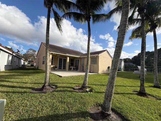 853 Sand Creek Circle, Weston, FL 33327