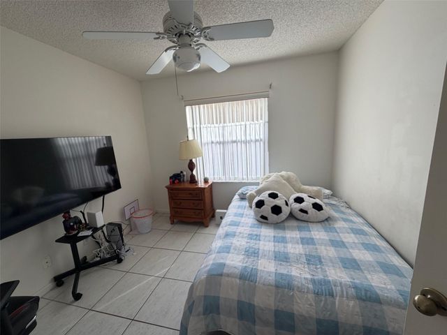 853 Sand Creek Circle, Weston, FL 33327