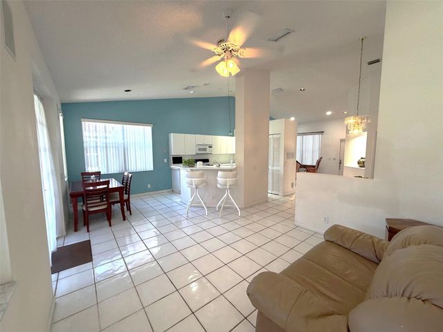 853 Sand Creek Circle, Weston, FL 33327