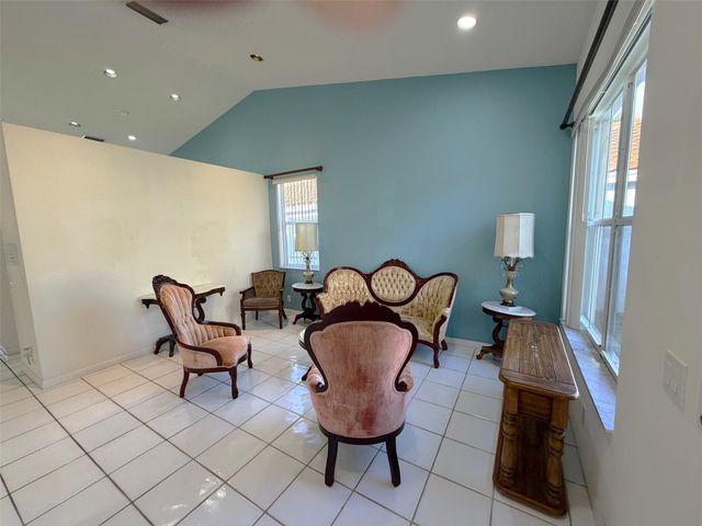 853 Sand Creek Circle, Weston, FL 33327