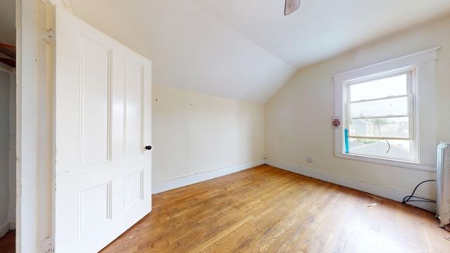 9 Robbins St, Waltham, MA 02453