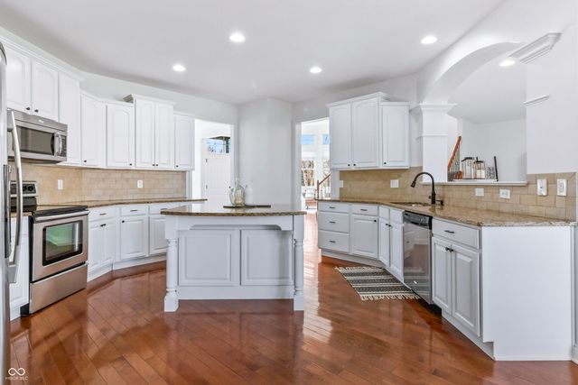 13658 Perched Owl Run, Fishers, IN 46055