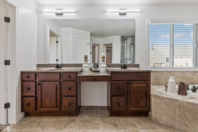 13658 Perched Owl Run, Fishers, IN 46055