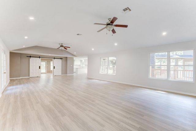 81 Oak Grove Lane, Conroe, TX 77304