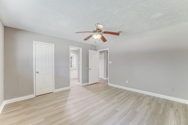 81 Oak Grove Lane, Conroe, TX 77304