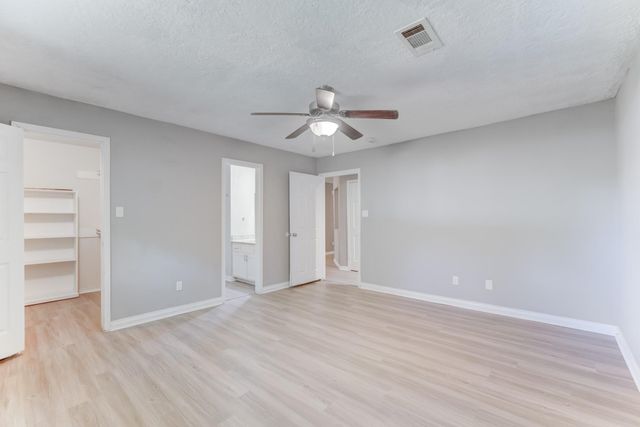 81 Oak Grove Lane, Conroe, TX 77304