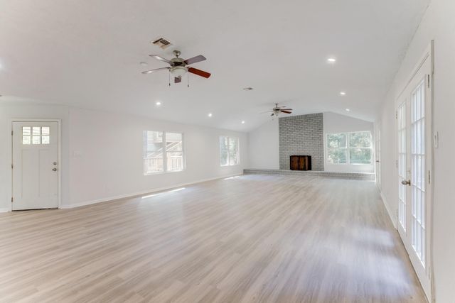 81 Oak Grove Lane, Conroe, TX 77304