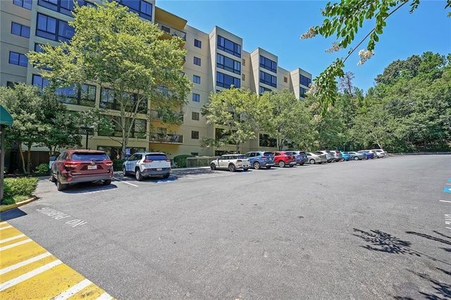 1800 Clairmont Lake 522, Decatur, GA 30033