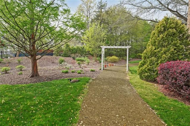 1800 Clairmont Lake 522, Decatur, GA 30033