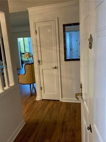 1800 Clairmont Lake 522, Decatur, GA 30033