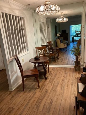 1800 Clairmont Lake 522, Decatur, GA 30033