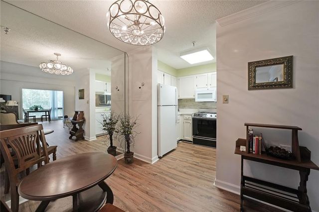 1800 Clairmont Lake 522, Decatur, GA 30033