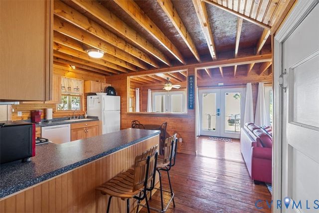 167 Riverside Dr, Deltaville, VA 23043