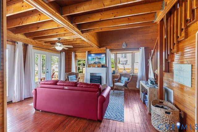 167 Riverside Dr, Deltaville, VA 23043