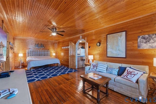 167 Riverside Dr, Deltaville, VA 23043