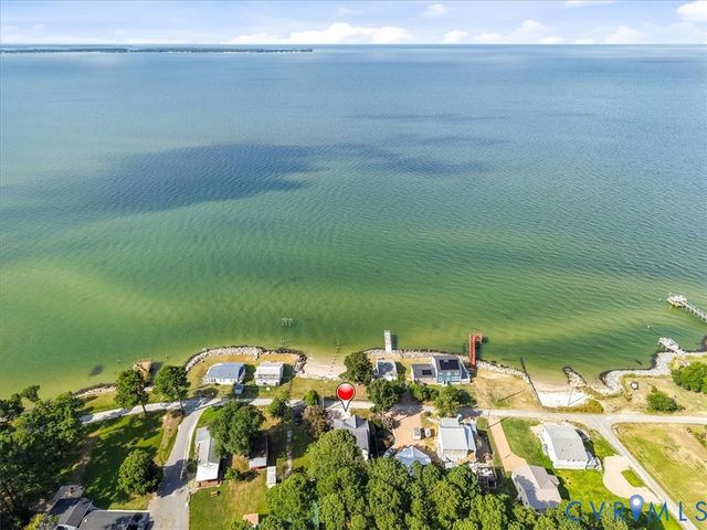 167 Riverside Dr, Deltaville, VA 23043