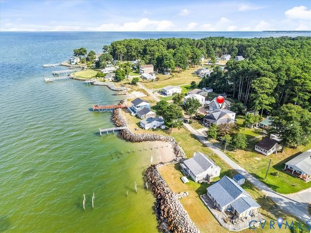 167 Riverside Dr, Deltaville, VA 23043