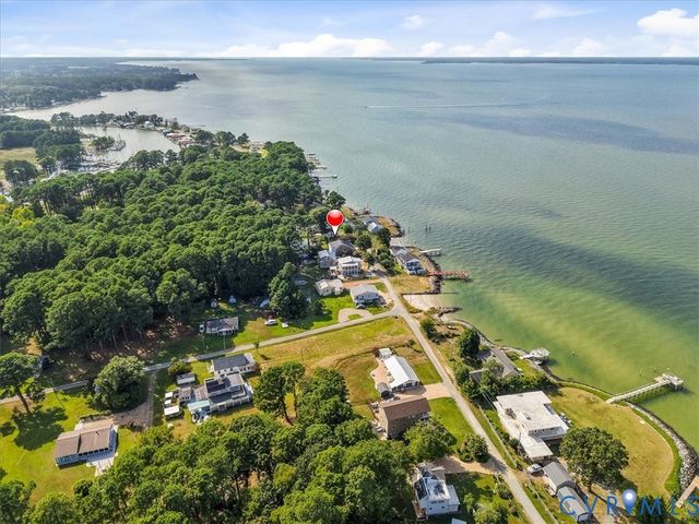 167 Riverside Dr, Deltaville, VA 23043