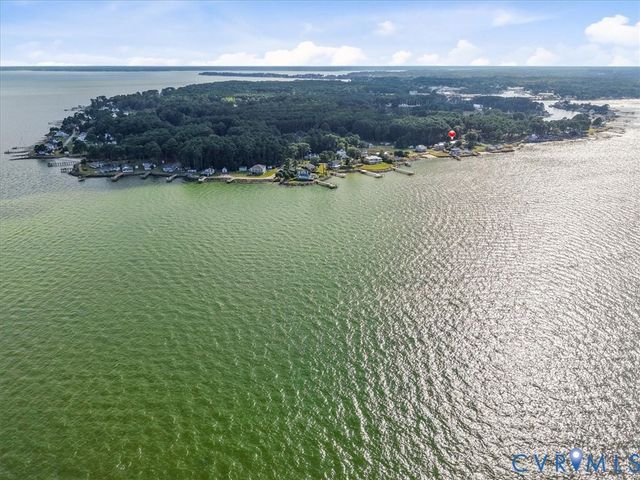 167 Riverside Dr, Deltaville, VA 23043
