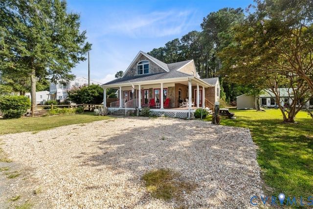 167 Riverside Dr, Deltaville, VA 23043