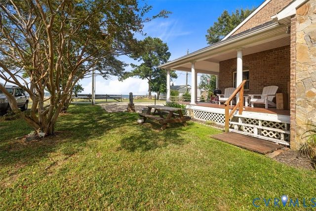 167 Riverside Dr, Deltaville, VA 23043