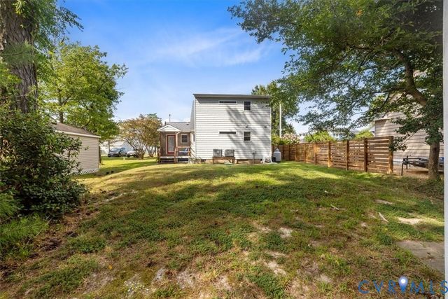 167 Riverside Dr, Deltaville, VA 23043