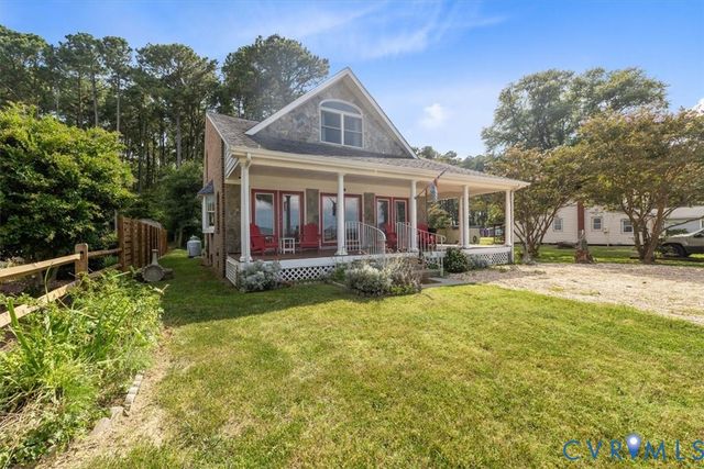 167 Riverside Dr, Deltaville, VA 23043