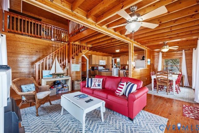 167 Riverside Dr, Deltaville, VA 23043