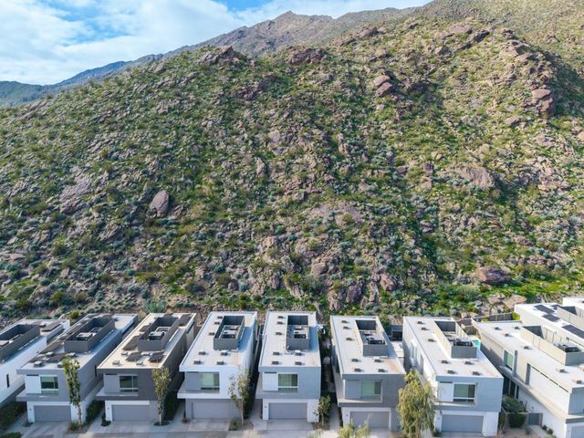 1231 Surrey Lane, Palm Springs, CA 92264