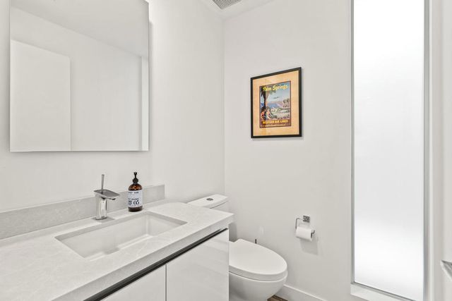 1231 Surrey Lane, Palm Springs, CA 92264