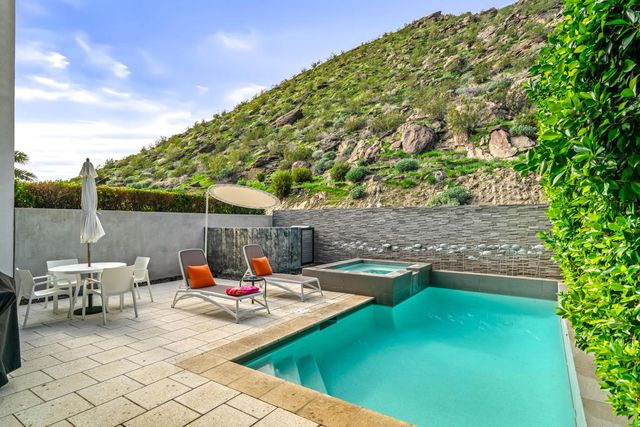 1231 Surrey Lane, Palm Springs, CA 92264