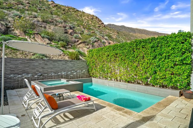 1231 Surrey Lane, Palm Springs, CA 92264