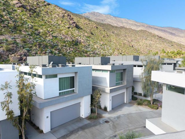 1231 Surrey Lane, Palm Springs, CA 92264