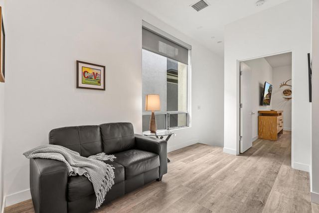 1231 Surrey Lane, Palm Springs, CA 92264