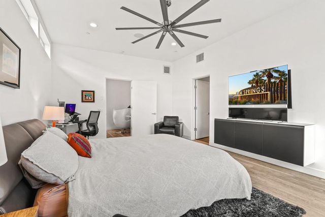 1231 Surrey Lane, Palm Springs, CA 92264