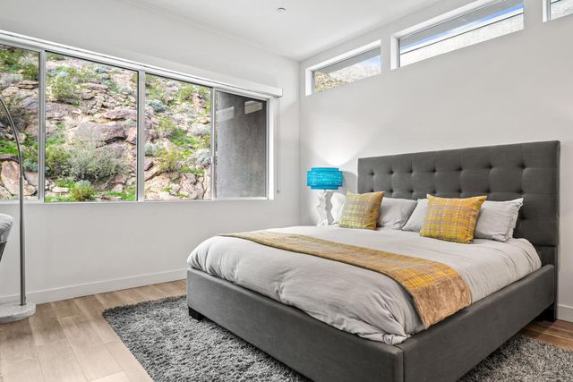 1231 Surrey Lane, Palm Springs, CA 92264