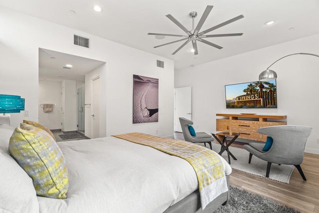 1231 Surrey Lane, Palm Springs, CA 92264