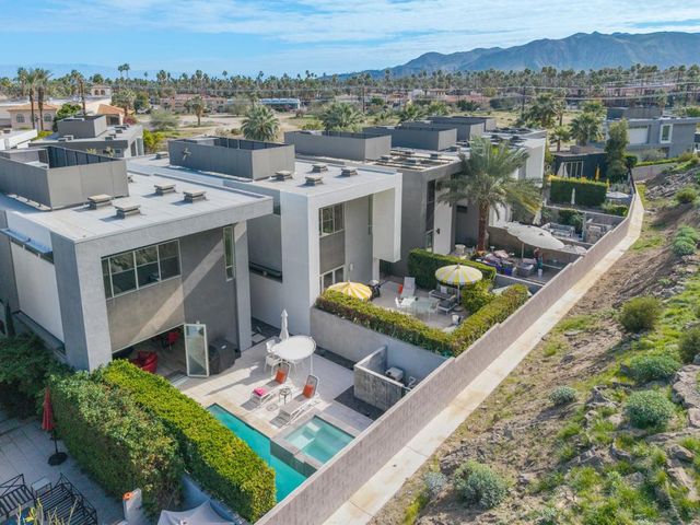 1231 Surrey Lane, Palm Springs, CA 92264