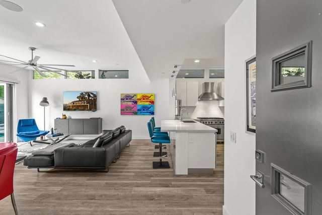 1231 Surrey Lane, Palm Springs, CA 92264