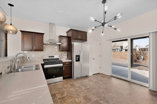 8419 Llano Vista Avenue SW, Albuquerque, NM 87121