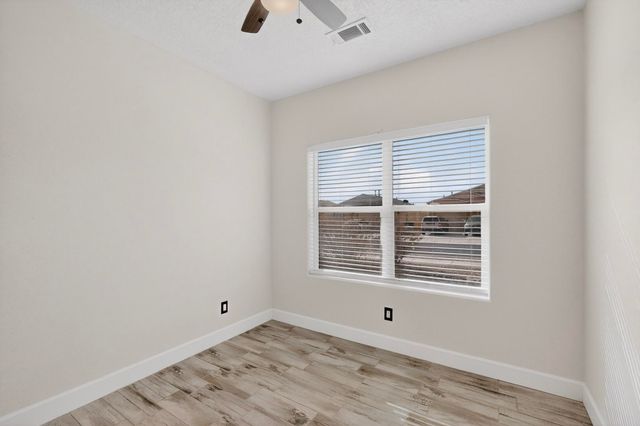 8419 Llano Vista Avenue SW, Albuquerque, NM 87121